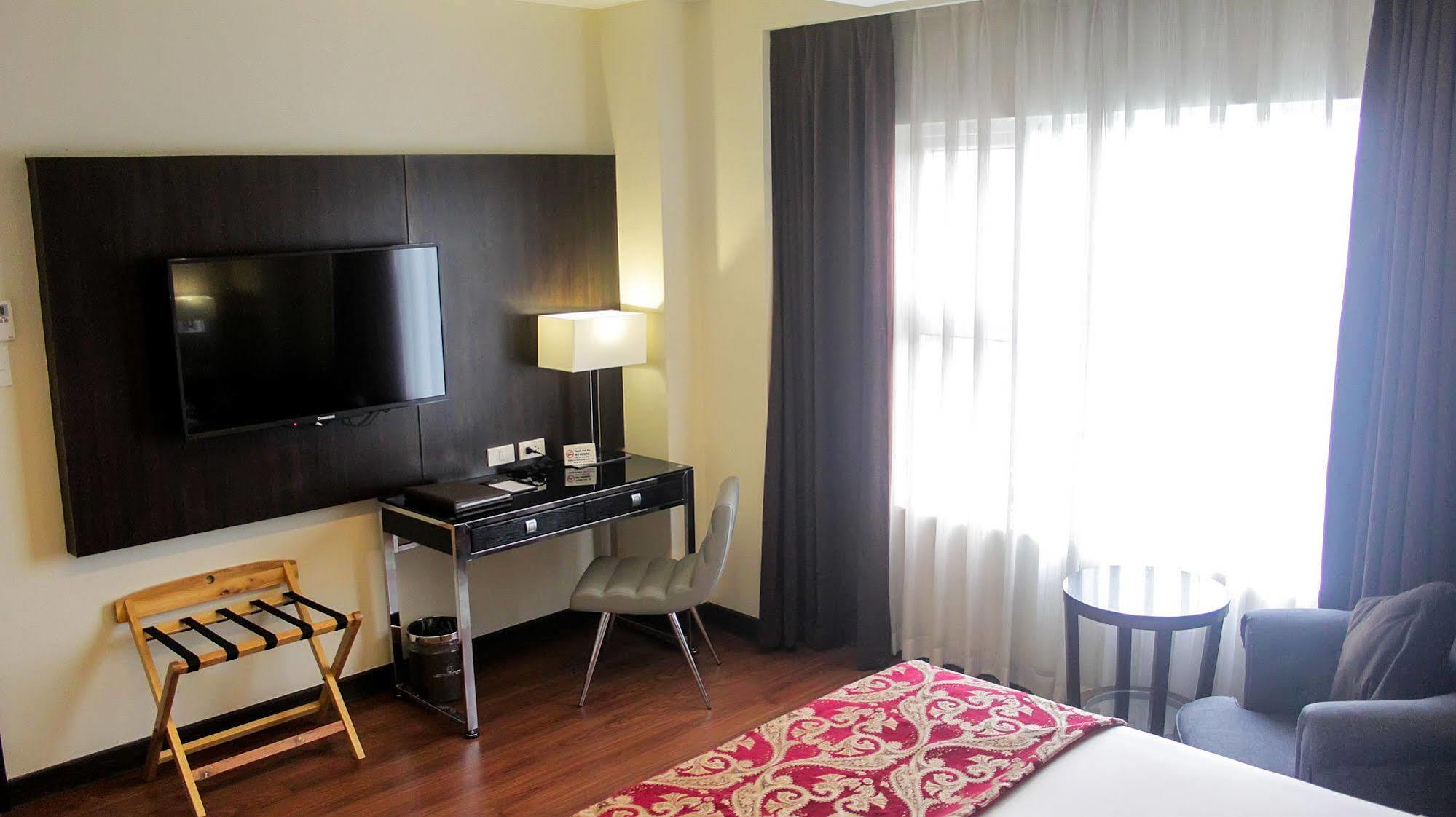 Brentwood Hotel